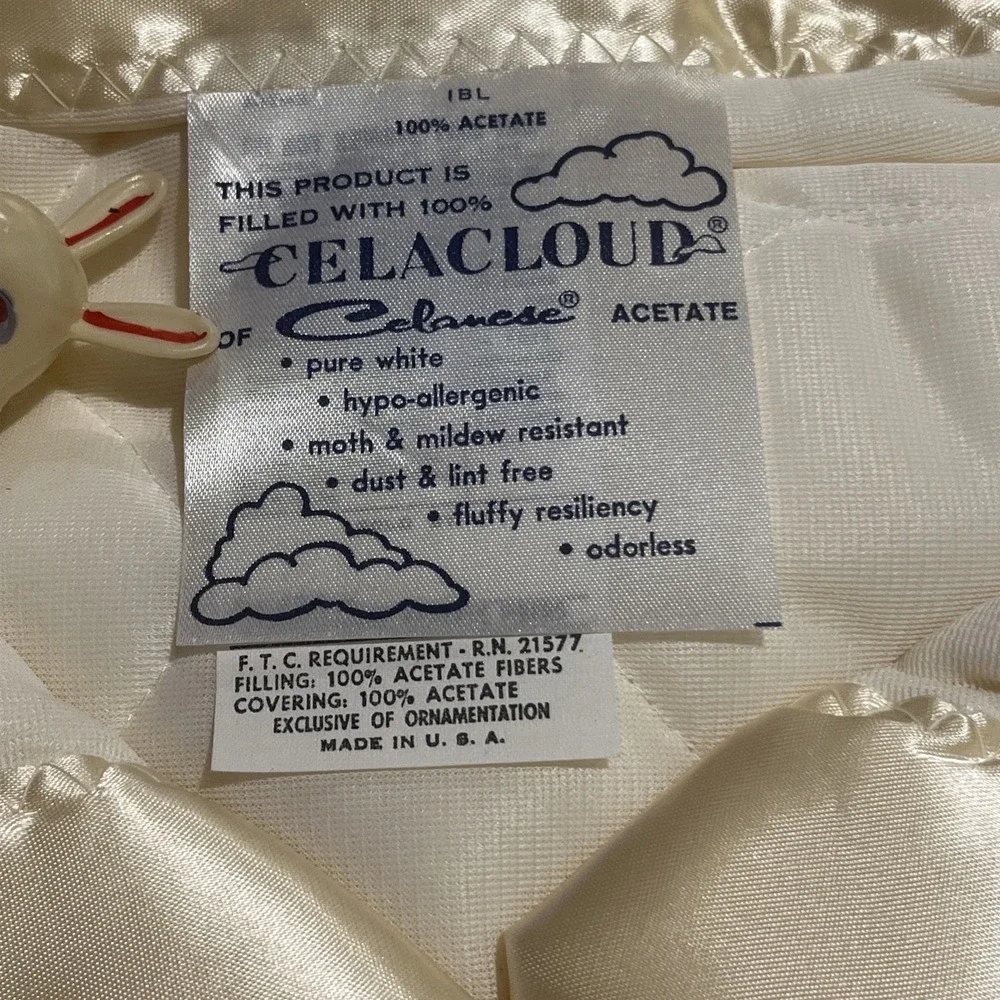 NOS Vtg 50s CelaCloud Baby Crib Blanket Cream Satin Trim Quilted w/Bunny Rattle